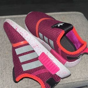 Adidas toddler sneakers 7k